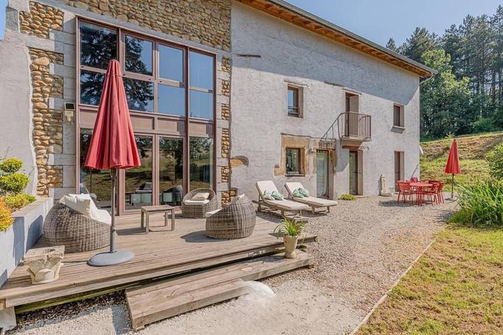 Villa pour 8 personnes, avec jacuzzi et jardin