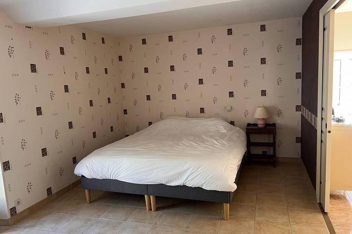 Location de vacances pour 14 personnes, avec jardin, animaux acceptés à Moulins-le-Carbonnel - 2