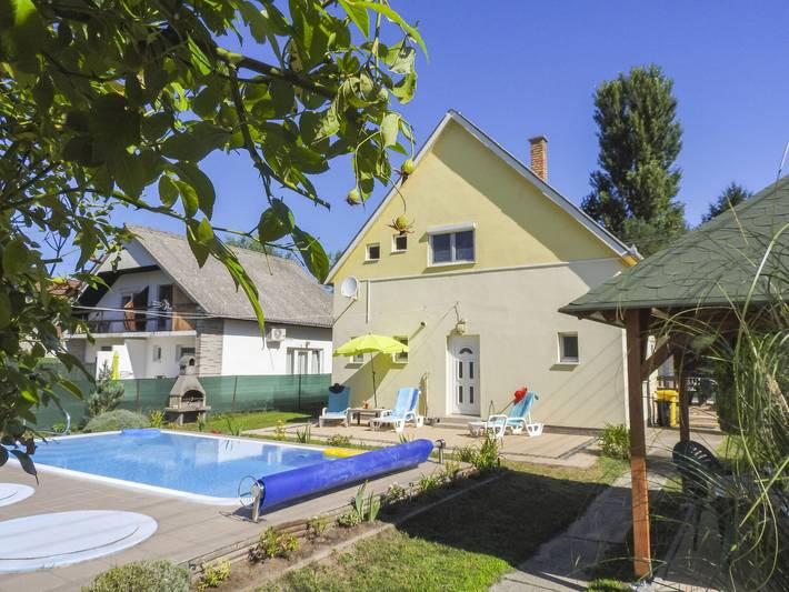 Ferienhaus für 8 Personen, mit Balkon und Terrasse sowie Garten am Balaton