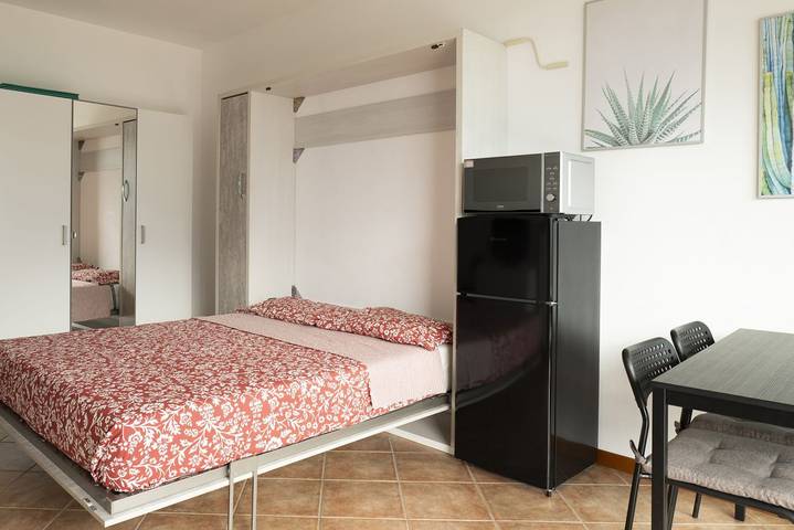 Apartament wakacyjny dla 2 osób, z balkon/ taras i widok na jezioro w Prowincja Bergamo