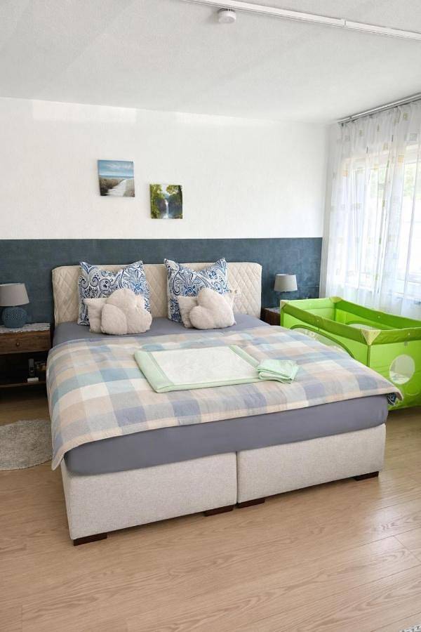 Ferienwohnung für 5 Personen, mit Garten in Das Fest Karlsruhe - 4