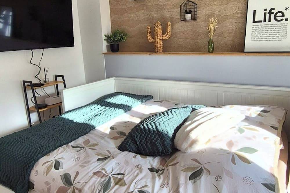 Entire apartment, Right in the center at the foot of the cathedral in Beauvais, Oise