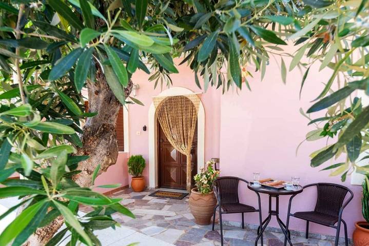 Gîte pour 5 personnes, avec balcon et vue, adapté aux familles dans Makri Gialos - 2