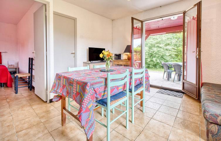 Location de vacances pour 5 personnes, avec piscine ainsi que terrasse et jardin, animaux acceptés à Saint-Crépin-et-Carlucet - 4