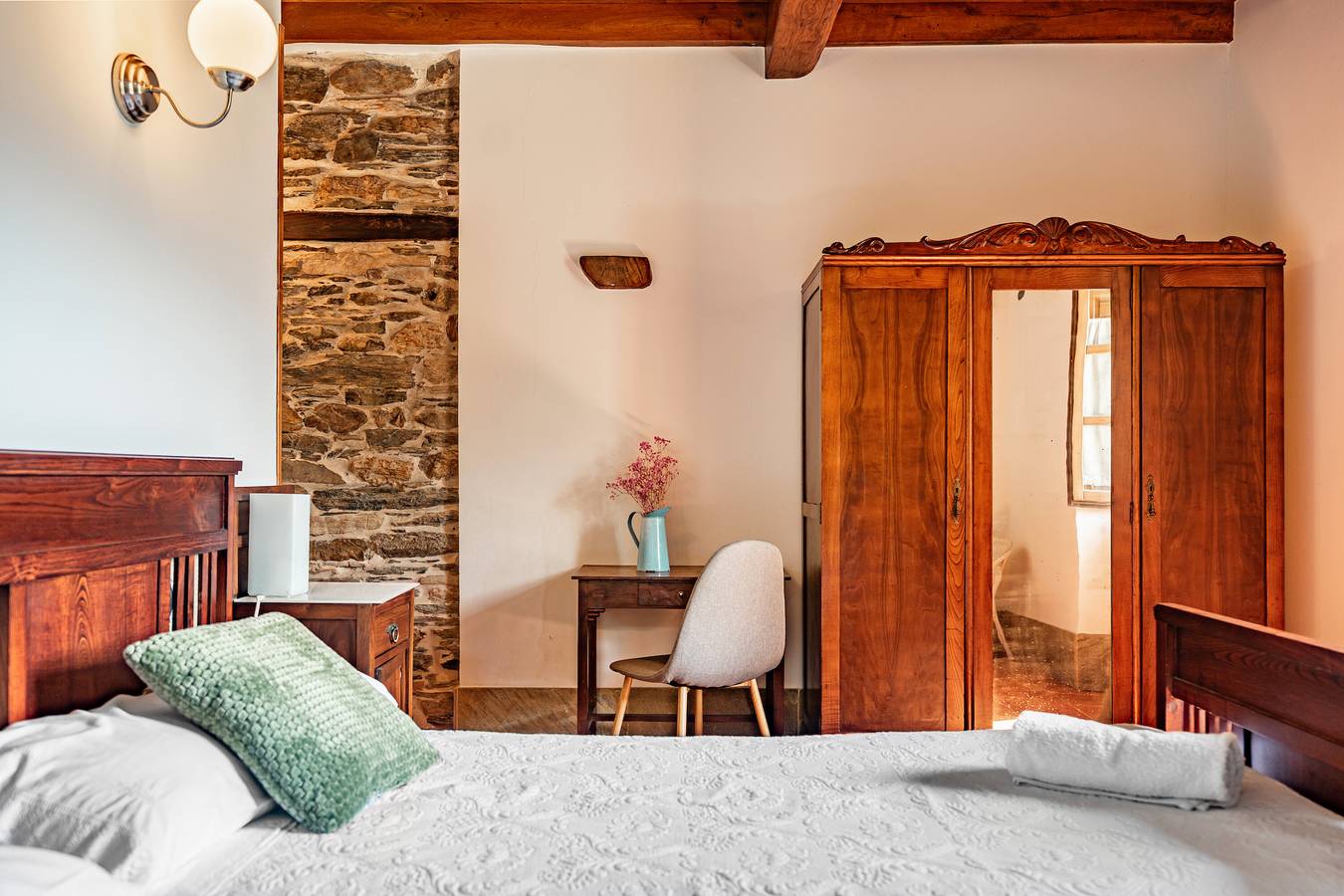 Chambre A Figueira à Mondoñedo avec vue sur la montagne, terrasse partagée et Wi-Fi in Mondoñedo, Province de Lugo