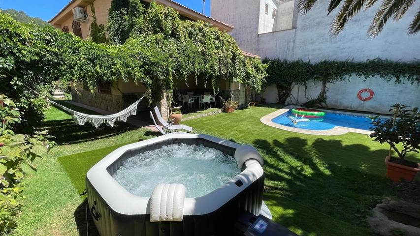 Chalet para 7 personas, con jacuzzi además de piscina y jardín, Familias con niños en Provincia de Cáceres - 3