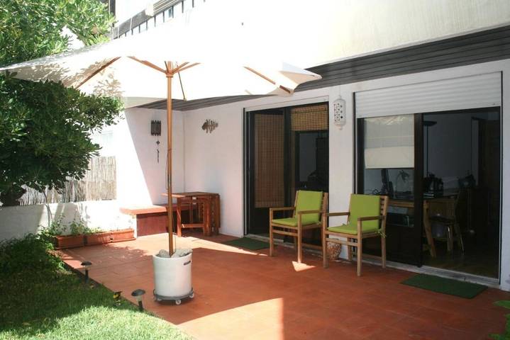Apartamento de férias para 6 pessoas, com jacuzzi e jardim em Carcavelos