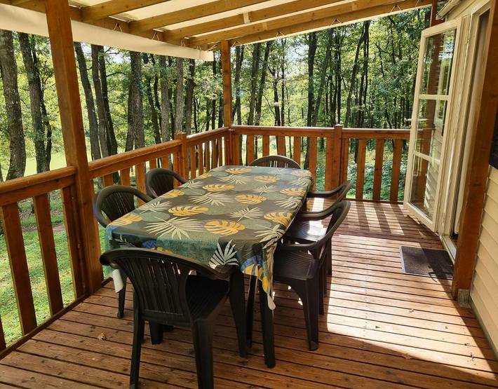 Camping pour 4 personnes, avec bassin pour enfant ainsi que piscine et jardin à Vienne (France) - 4