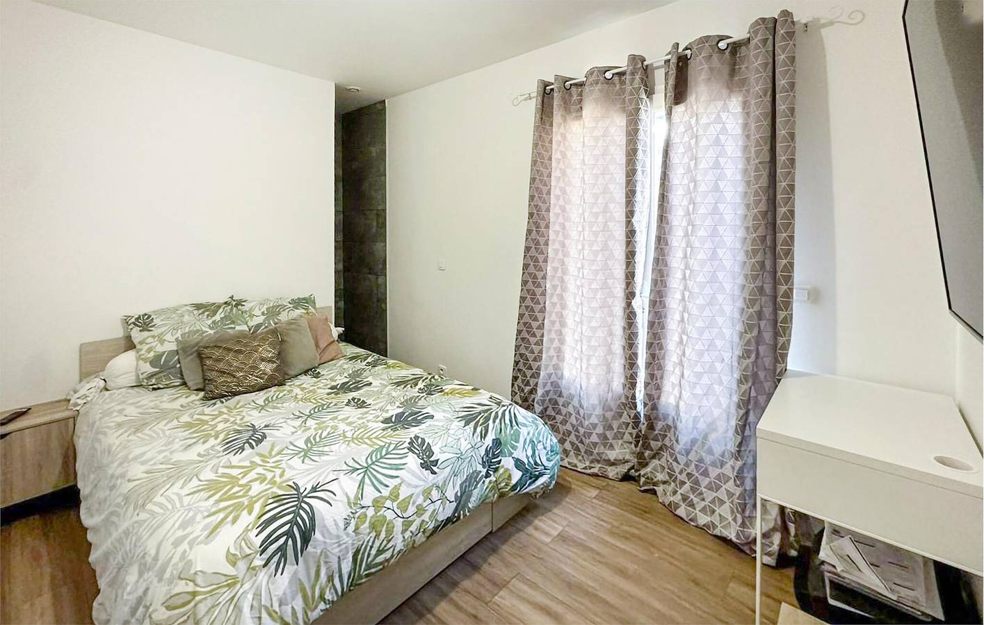 Appartement confortable à 700m du centre ville de La Roquebrussanne in La Roquebrussanne, Région de Brignoles