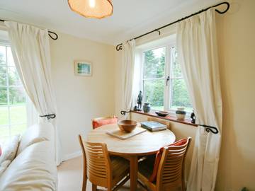 Log Cabin for 2 People in Waveney District, Suffolk, Photo 4