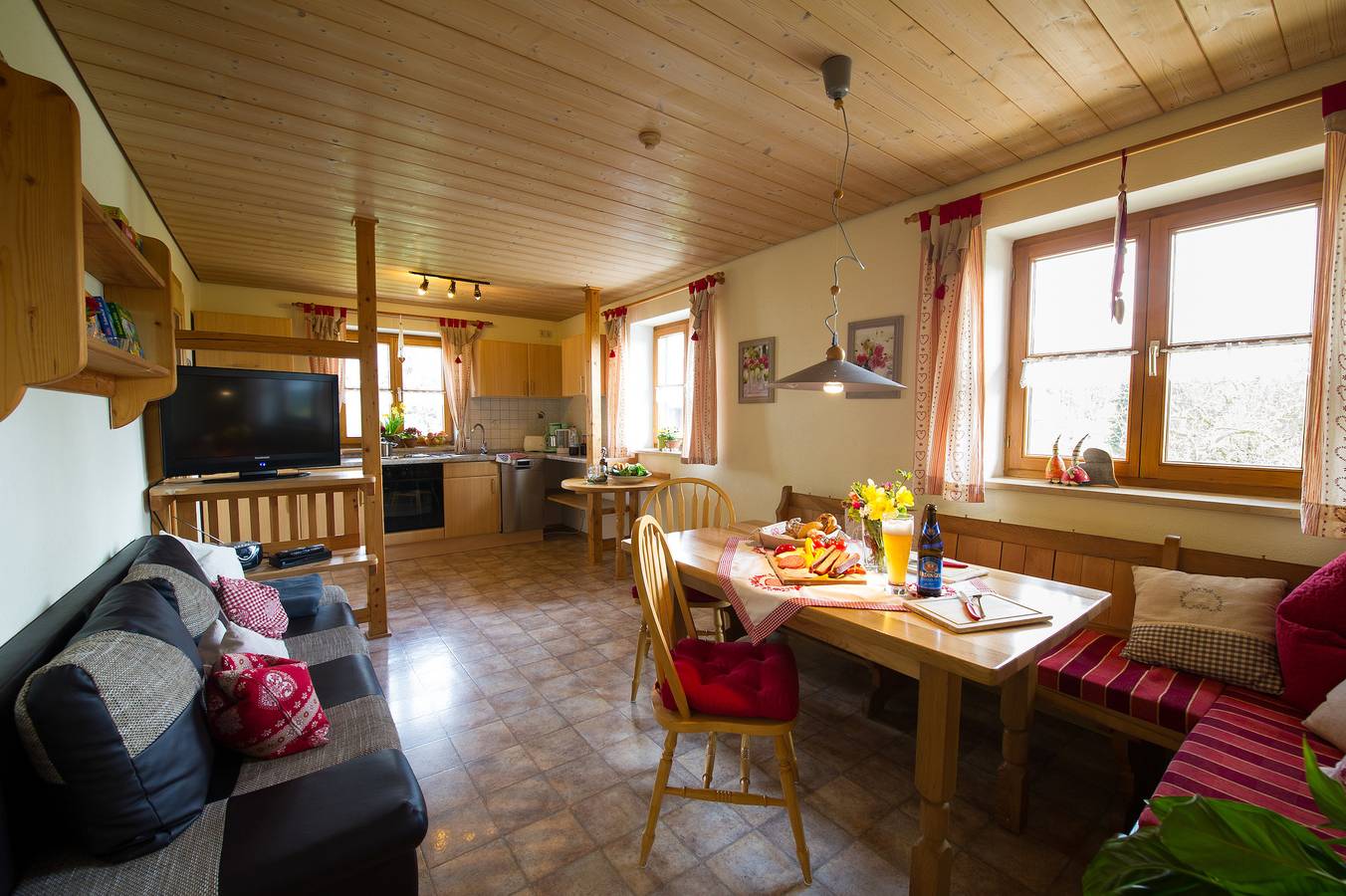Ganze Ferienwohnung, Ferienwohnung Mohnblume in Burggen, Romantische Straße