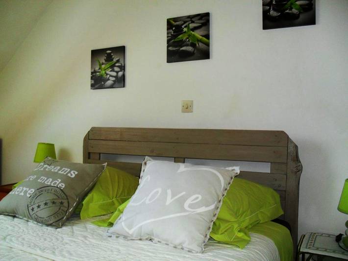 Chambre d’hôte pour 2 personnes, avec Terrasse ainsi que Jardin et Vue dans Pas-en-Artois