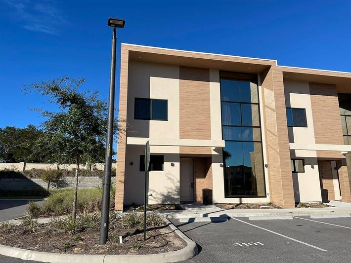 Vacation rental for 9 people, with terrace and hot tub as well as pool, with pets by Disney World