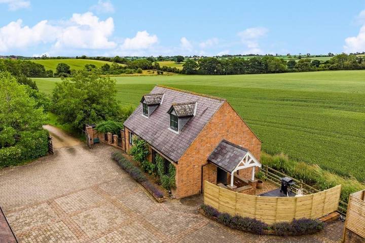 Holiday rental for 4 people, with lake view and view as well as garden in Northamptonshire