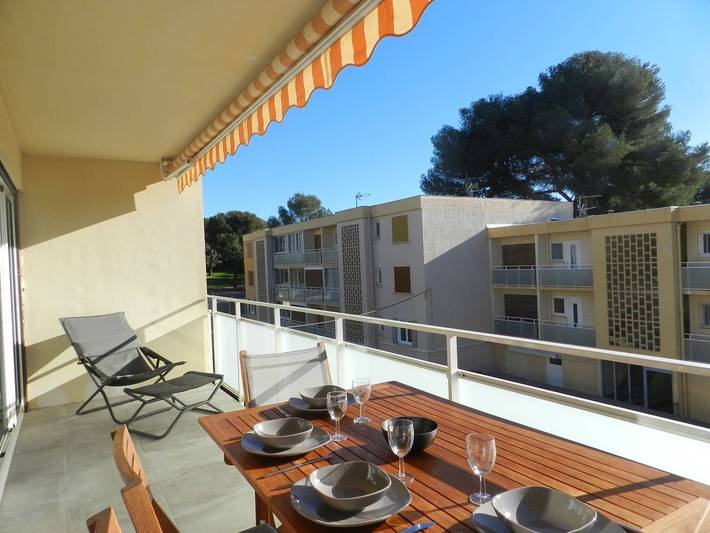Gîte pour 4 personnes, avec terrasse, animaux acceptés dans Port de Bormes les Mimosas