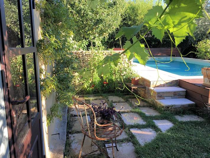 Location de vacances pour 2 personnes, avec piscine ainsi que jardin et terrasse à Nyons - 4