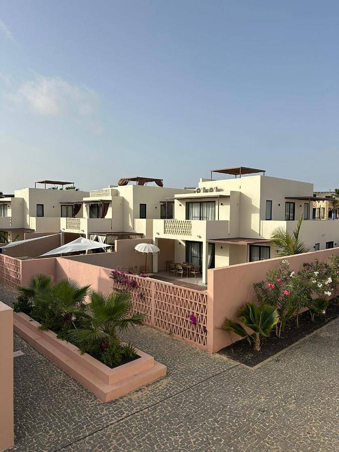 Location de vacances pour 4 personnes, avec piscine ainsi que jardin et vue dans Boa Vista (homonymie)