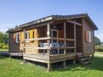 Chalet pour 7 personnes, avec terrasse et piscine, animaux acceptés dans l' Aveyron