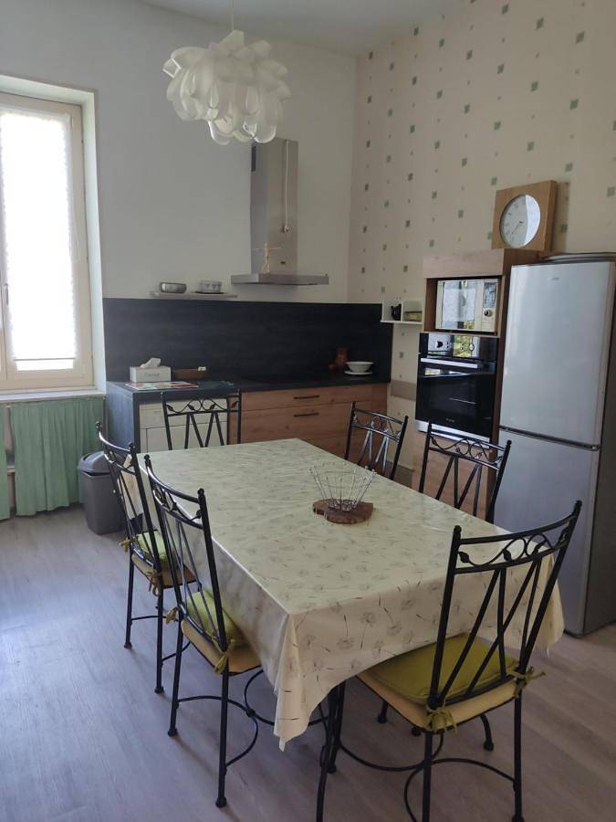 Appartement entier, Apartment with Garden View in Tournus, Région de Mâcon