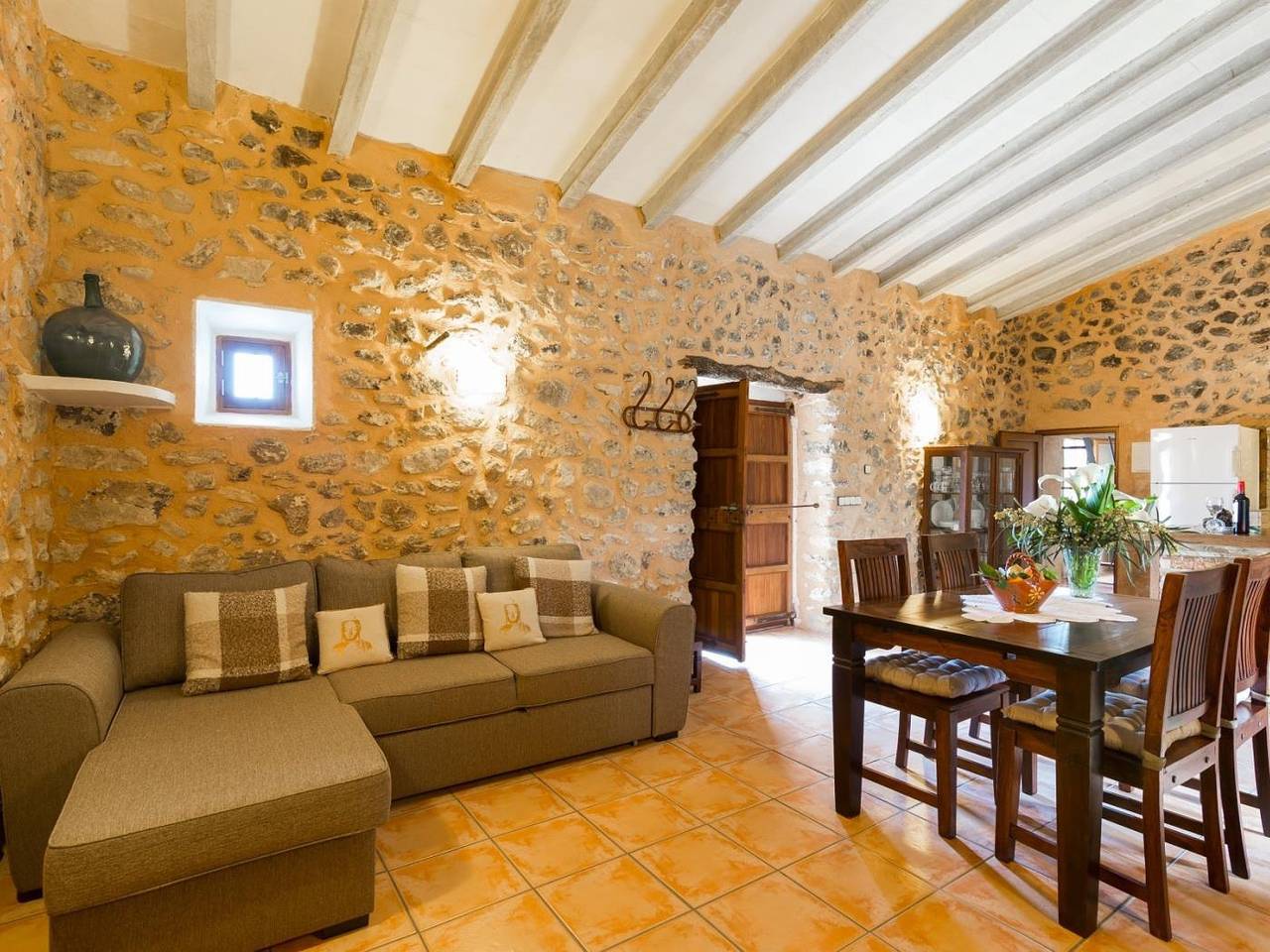 Can Guapo - Preciosa villa con piscina en Llubí in Llubí, Interior de Mallorca