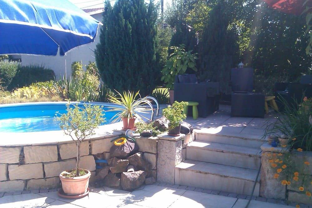 Ganze Wohnung, Ferienwohnung Seilerberg mit privatem Pool, privater Terrasse und Wlan in Freiberg, Chemnitz und Umgebung