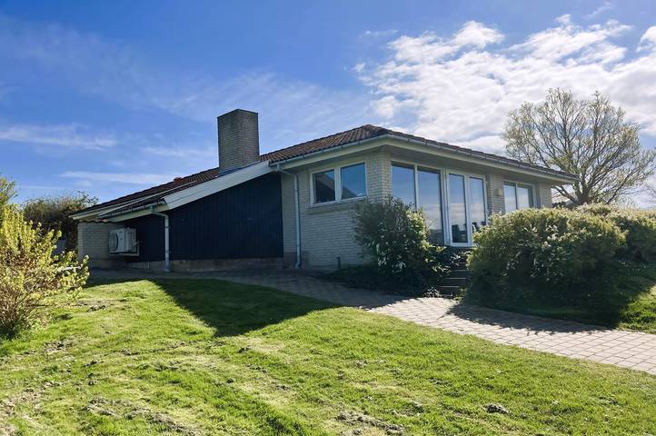 Feriehus for 8 personer, jacuzzi og hage i tillegg til sauna og terrasse, dyr tillatt - 1