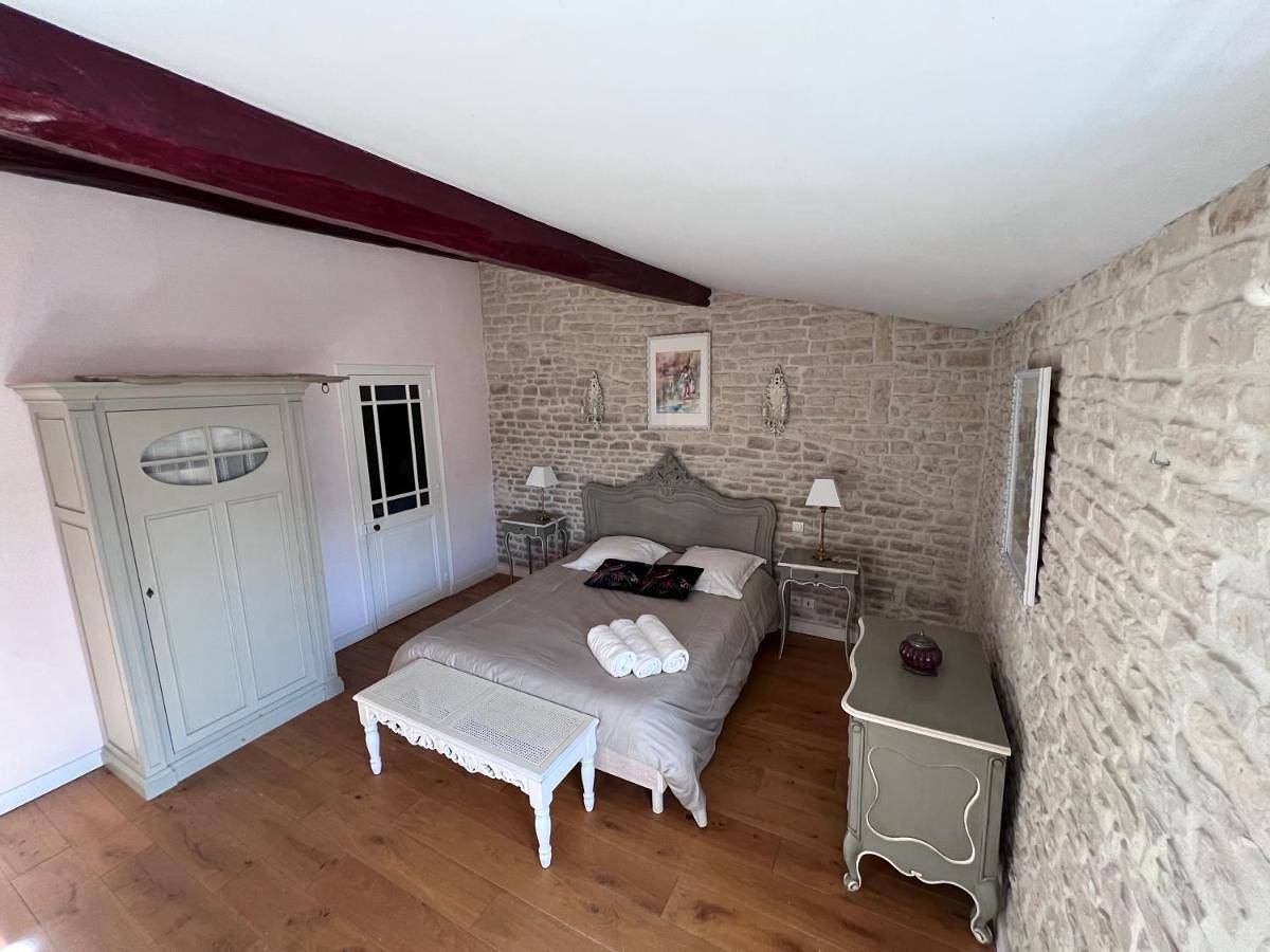 Le Puits Sainte Claire in Courçon, Région de La Rochelle