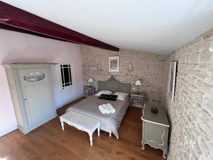 Location de vacances pour 4 personnes, avec Terrasse ainsi que Jardin et Piscine à Courçon
