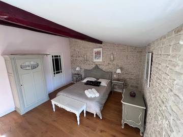 Cottage pour 2 personnes, avec piscine ainsi que vue et jardin à Courçon