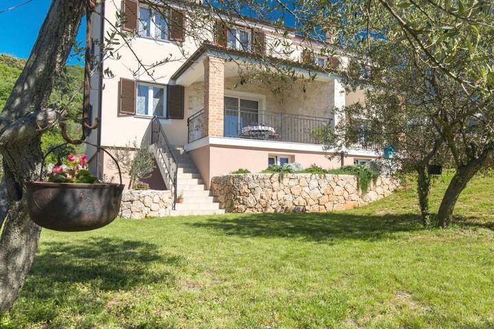 Villa pour 6 personnes, avec vue et jardin à Punat - 2