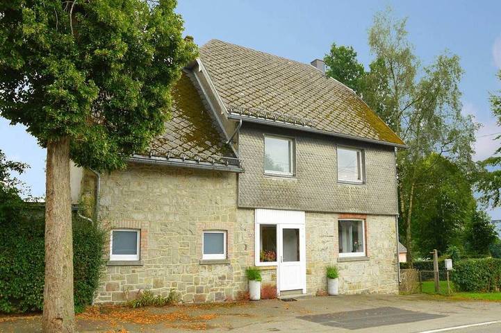 Maison de vacances pour 6 personnes, avec jardin à Butgenbach