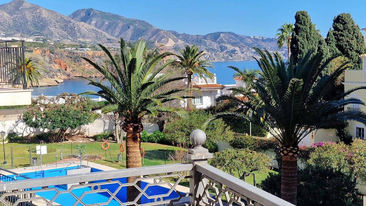Apartamentos Latin in Playa Carabeíllo, Nerja
