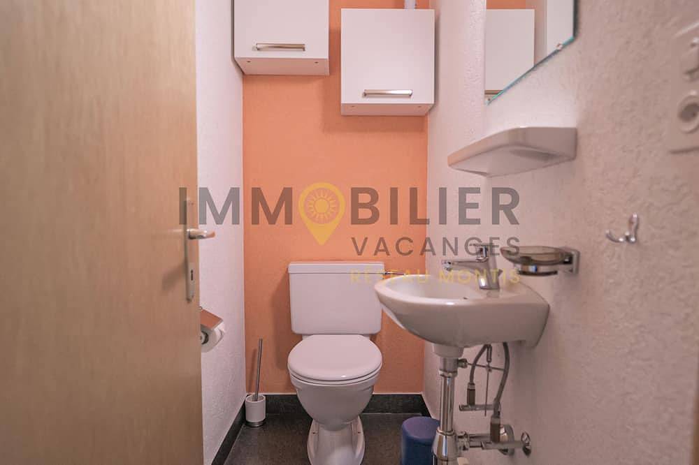 Ganze Wohnung, Spacieux et confortable 2.5 pièces avec mezzanine, rénové. Idéal pour 2 (à 4) personnes. Situé au 3è in Chandolin, Anniviers