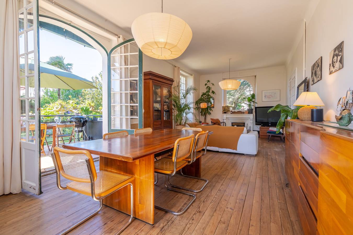 Maison basque familiale à Anglet – Grand jardin paysager, 5 chambres, plage à 1,9 km in Anglet, Région de Bayonne