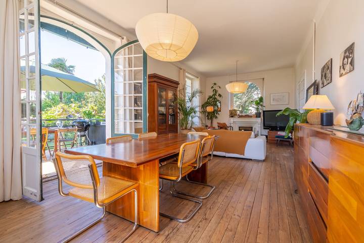 Maison basque familiale à Anglet – Grand jardin paysager, 5 chambres, plage à 1,9 km in Anglet, Région de Bayonne