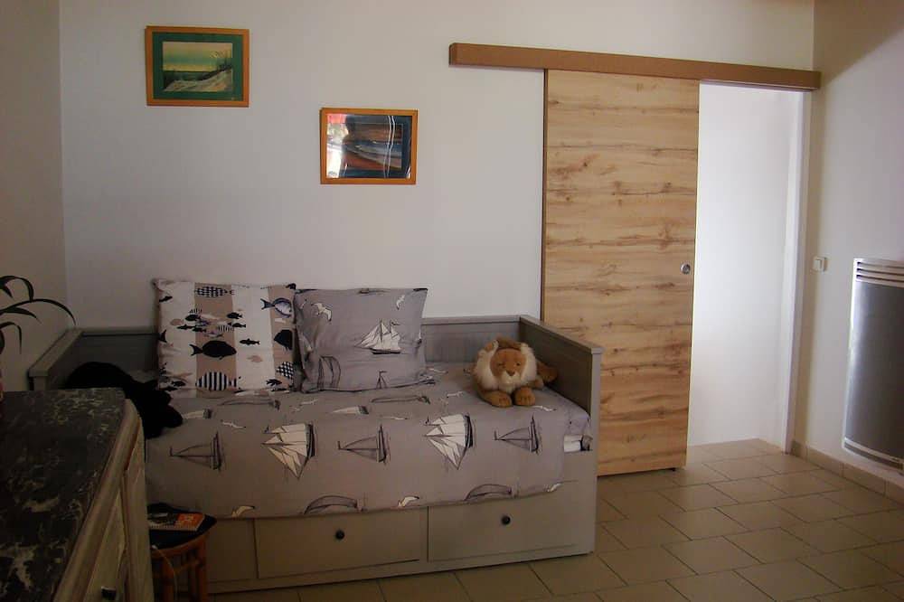 Entire apartment, Newly renovated apartment 100m from the beach, quiet and pleasant in Hourtin Plage, Hourtin