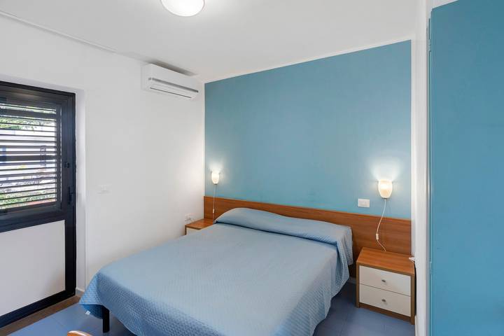 Marina Living Rooms - Habitación Doble Economy con piscina compartida, Wi-Fi y aire acondicionado in Capaccio, Cilento Coast