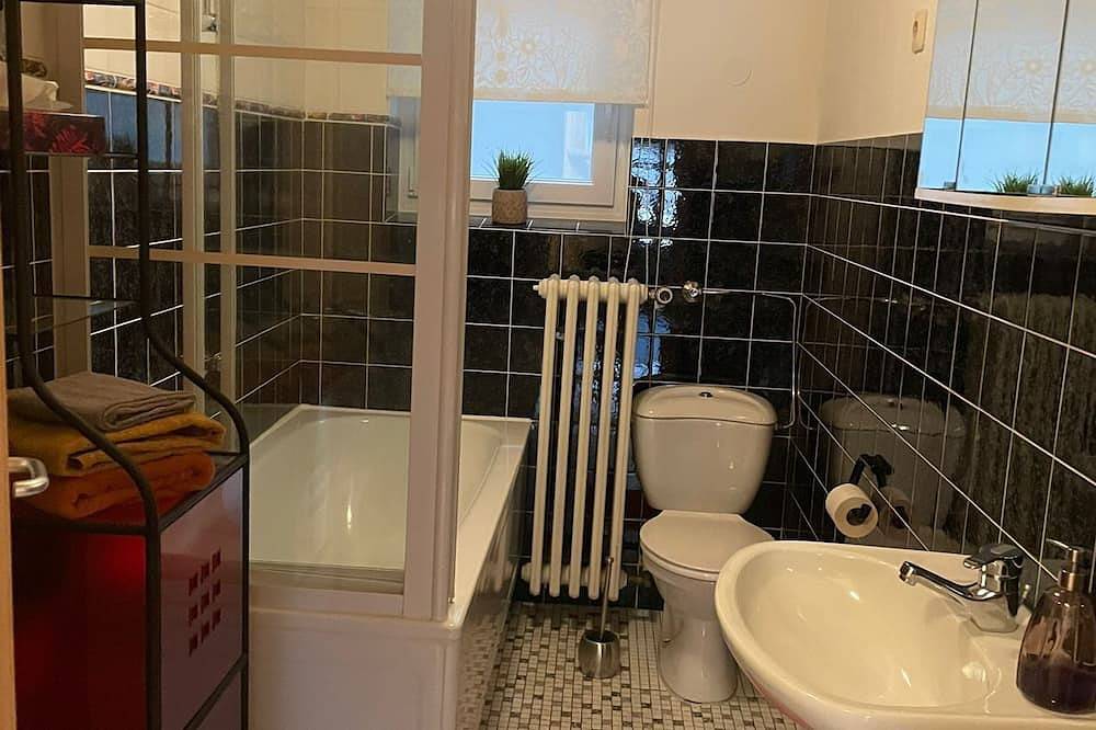 Ganze Wohnung, Voll möblierte Ferienwohnung 50qm an Feriengäste oder Monteure zu vermieten in Freudenberg (Siegerland), Kreis Siegen-Wittgenstein