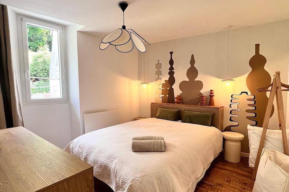 Entire apartment, New apartment - 55m2 - \"Nid d'argile\" 700m from the spa in Salins-les-Bains, Jura Francais