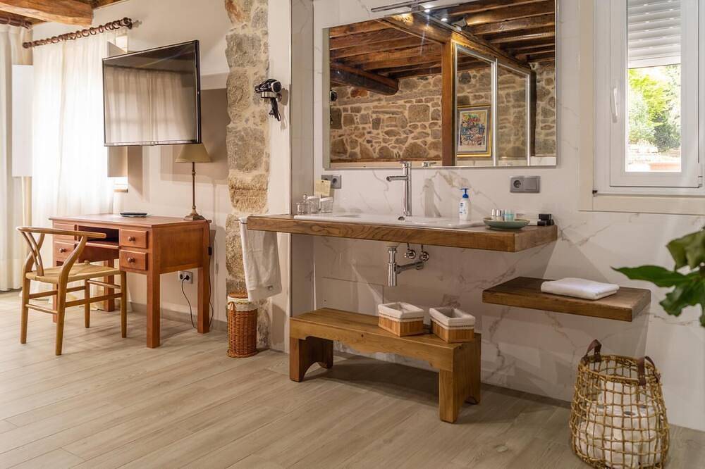 A Palleira, amplia suite al lado del río. in A Pobra do Caramiñal, Rías Baixas