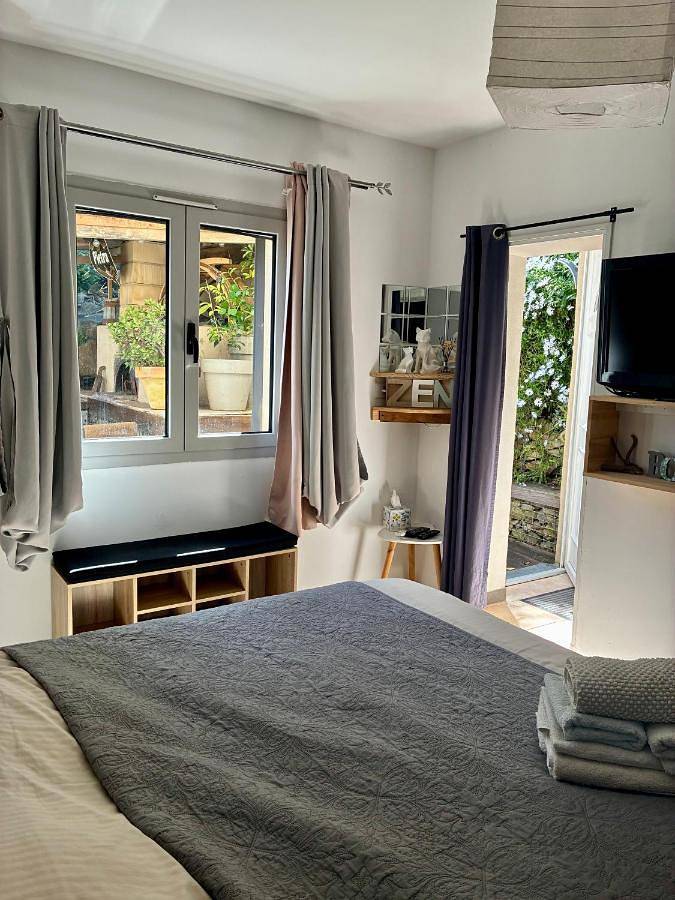 Chambre d’hôte pour 2 personnes, avec jacuzzi ainsi que terrasse et jardin en Corse - 3