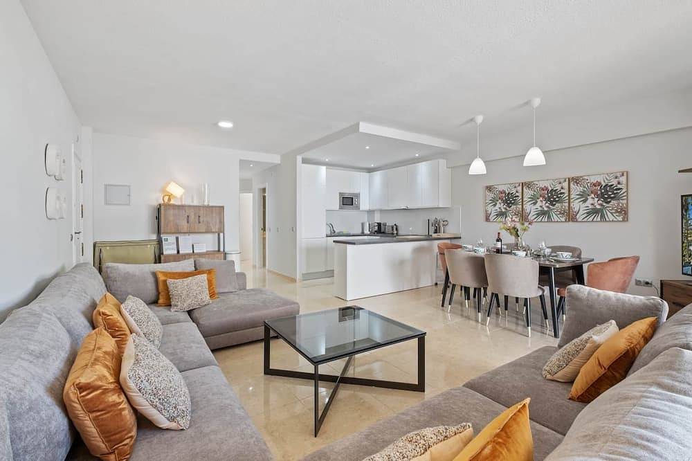 Apartment for 6 People in Mijas Pueblo, Mijas