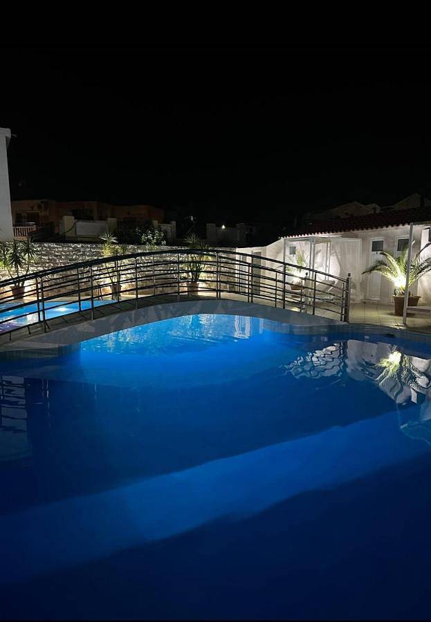 Holiday rental for 2 people, with terrace and pool as well as view in Samos