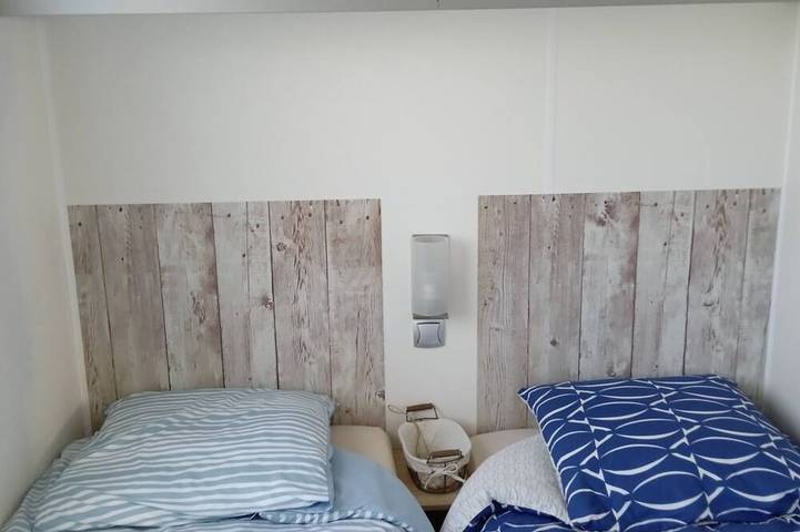 Location de vacances pour 6 personnes, avec terrasse ainsi que jardin et piscine à Biville-sur-Mer - 3