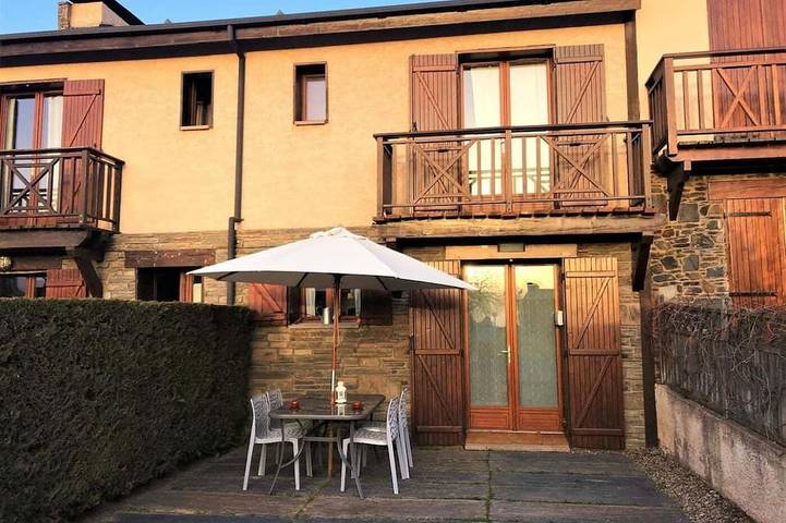 Location de vacances pour 7 personnes, avec jardin à Sainte-Léocadie