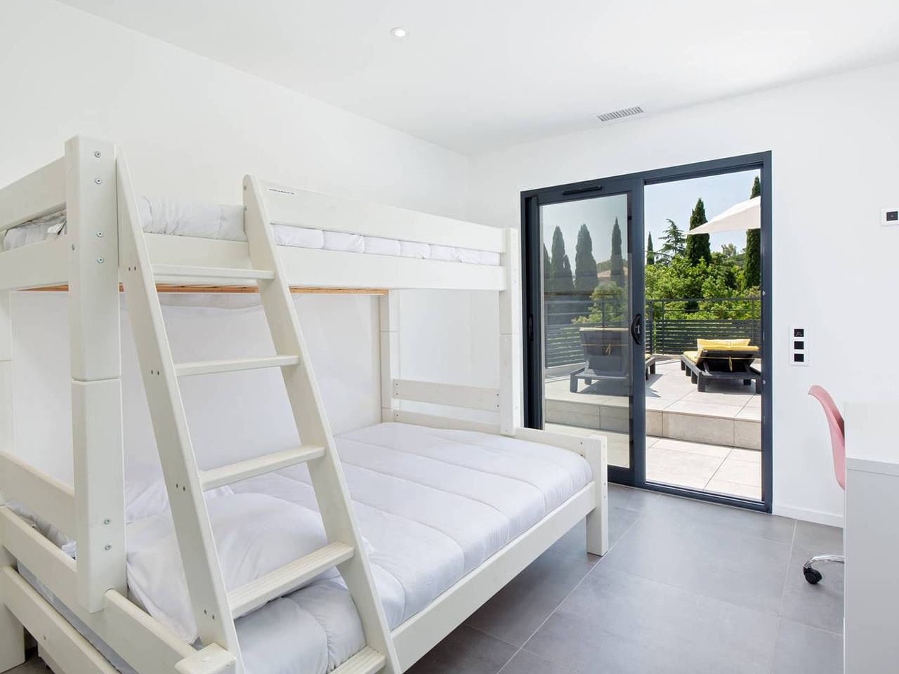 Villa Contemporaine avec Piscine et Climatisation à St Aygulf in Saint-Aygulf, Fréjus