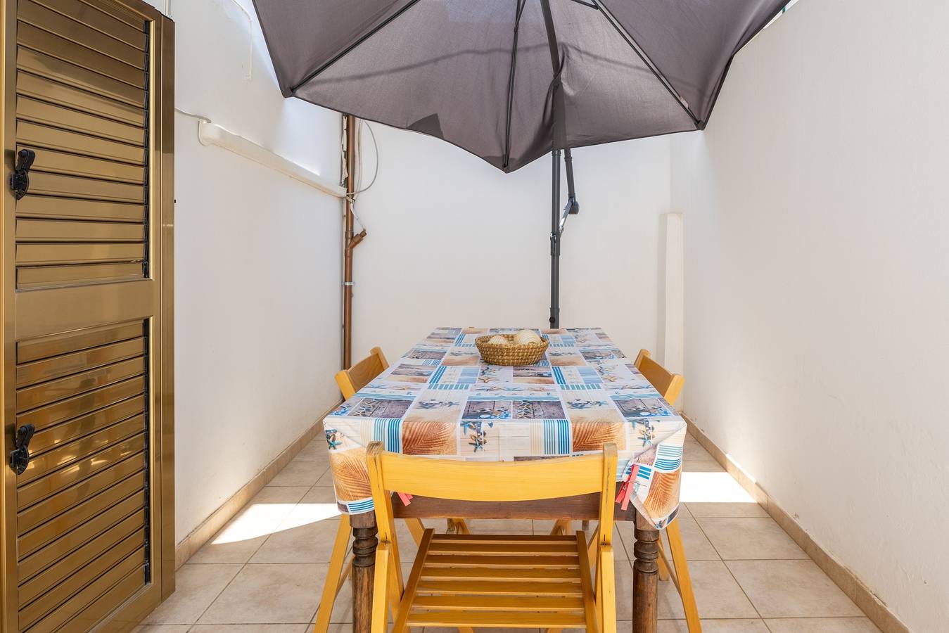 Appartamento intero, Appartamento 'Mi Casa Es Tu Casa - Cantina Giulia' con terrazza privata, Wi-Fi e aria condizionata in Scicli, Provincia di Ragusa