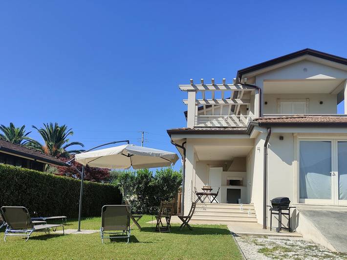 Ferienhaus für 4 Personen, mit Balkon und Terrasse sowie Garten in Lido di Camaiore