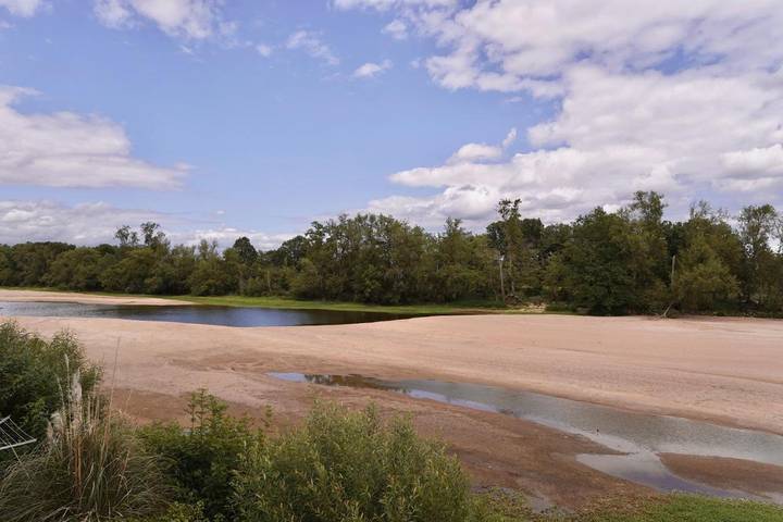 Location de vacances pour 6 personnes, avec vue et jardin à Chênehutte-Trèves-Cunault - 2