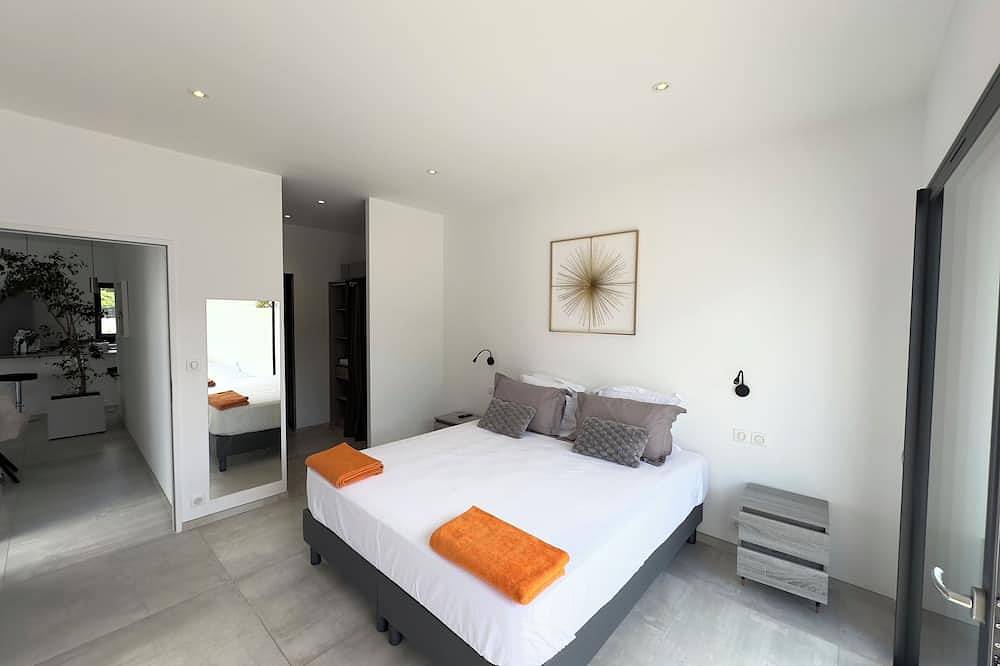 Maison Contemporaine Proche Plage in Thairé, Région de Rochefort